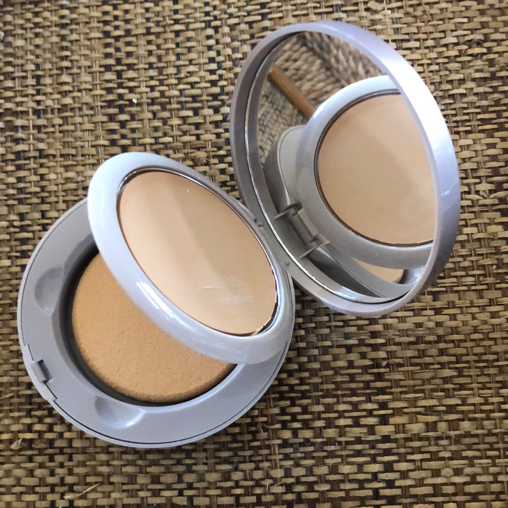 laura mercier Bisque foundation FIRM